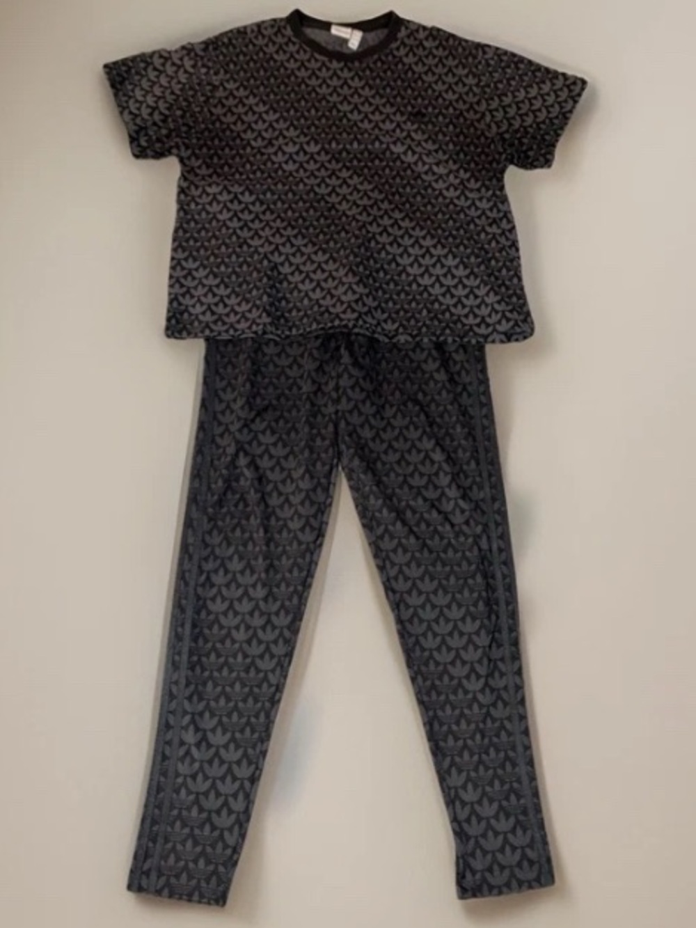 Adidas Trefoil Leggings and Crop Top Set Black on Black Print